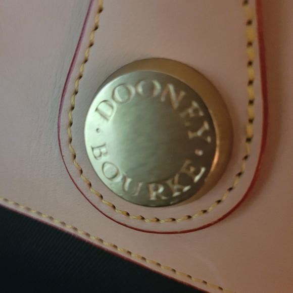 Dooney and Bourke Small  zip zip  Satchel  made  in  USA 🇺🇸 - Picture 4 of 16